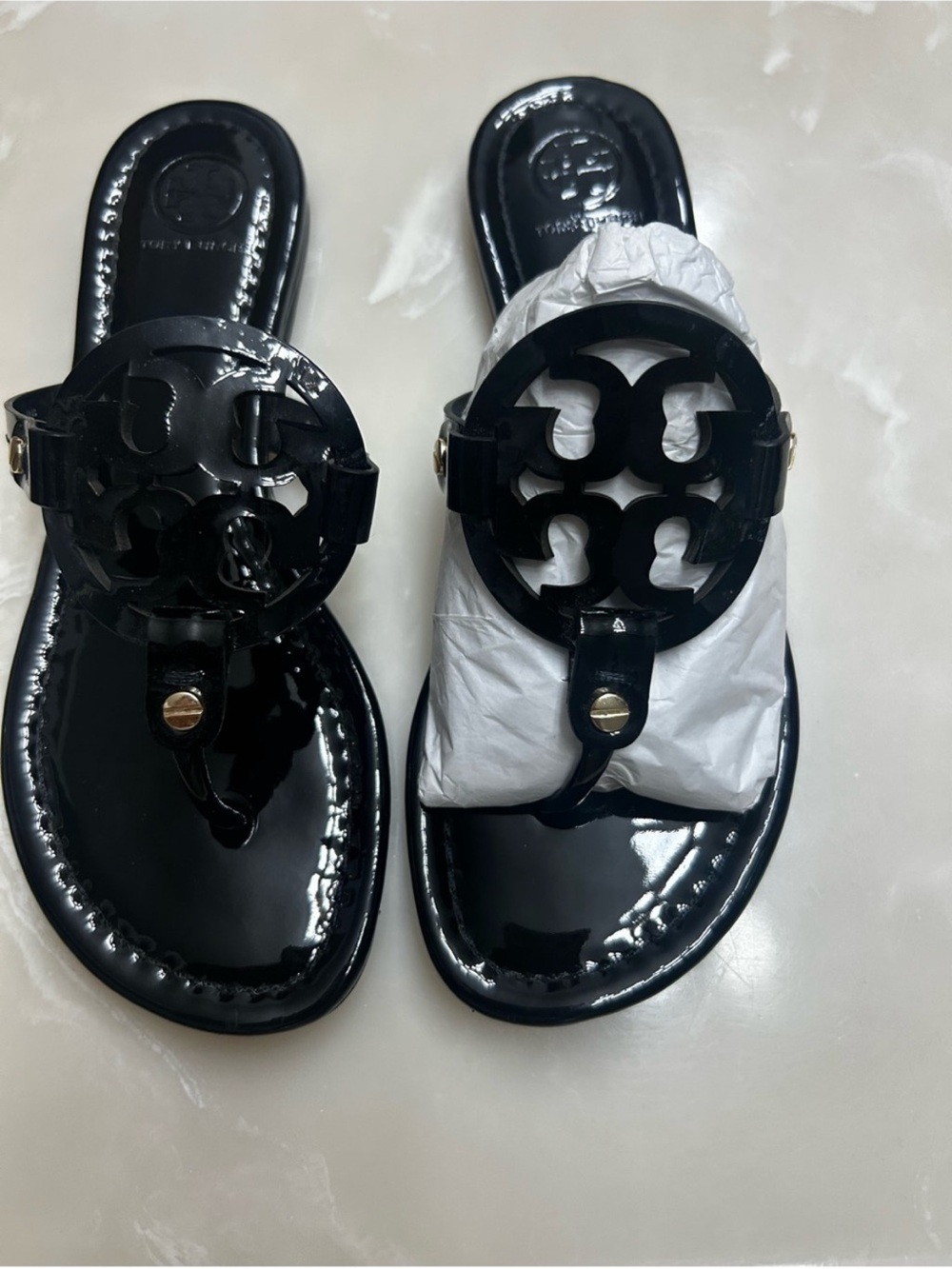 Tory Burch Black Patent Logo Thong Sandals - Women - Picture 3 of 12
